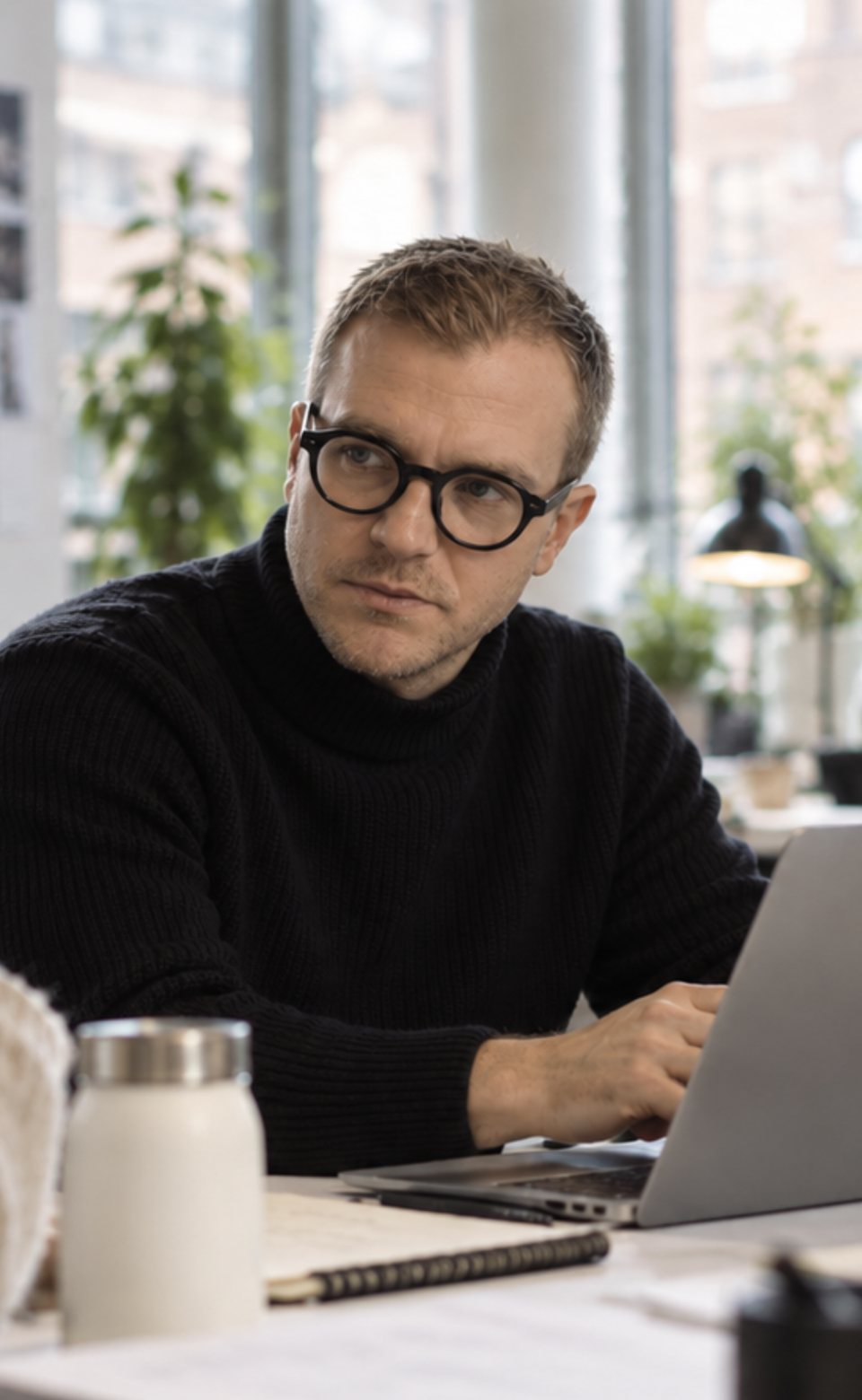 Sezay Karagöz, Feedbank's founder, at his desk in London
